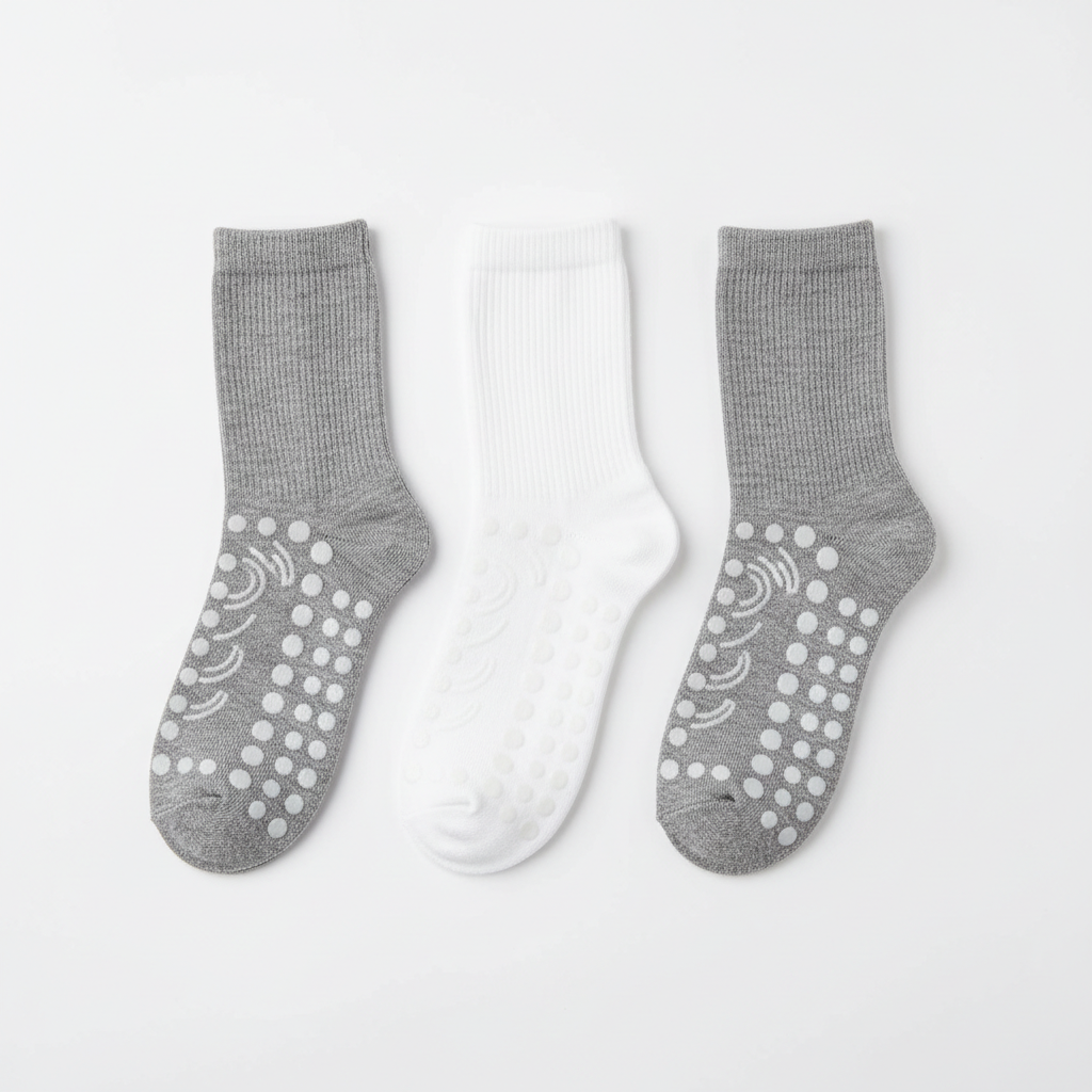 Non-Slip Grip Socks for Elderly - Hospital Socks with Treads (3 Pairs)